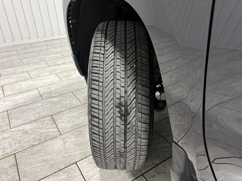 Used 2023 Chevrolet Silverado 1500 Custom image 35