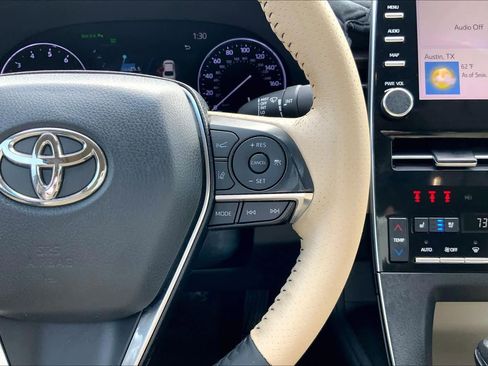 Used 2020 Toyota Avalon Limited image 24