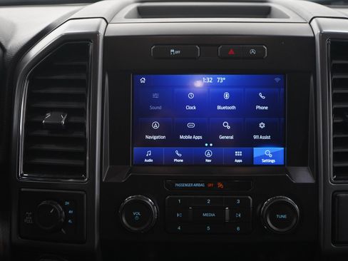 Used 2019 Ford F150 XLT w/ Equipment Group 302A Luxury AWD/4WD image 18