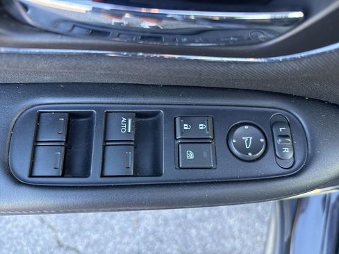 Used 2018 Honda HR-V EX image 17
