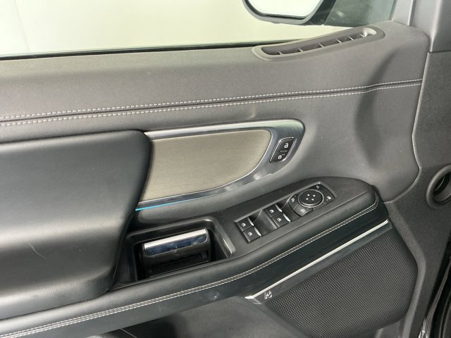 Used 2025 Ford Expedition Max Platinum AWD/4WD image 8