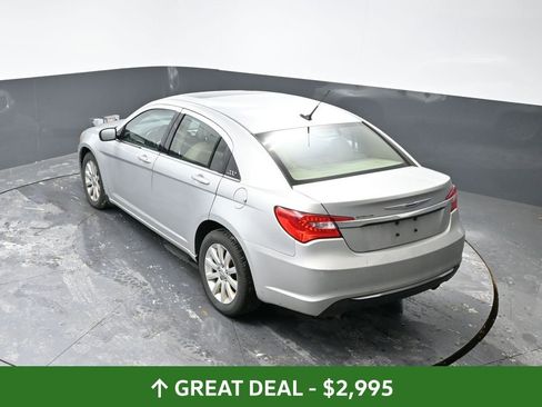 Used 2011 Chrysler 200 Touring FWD image 20