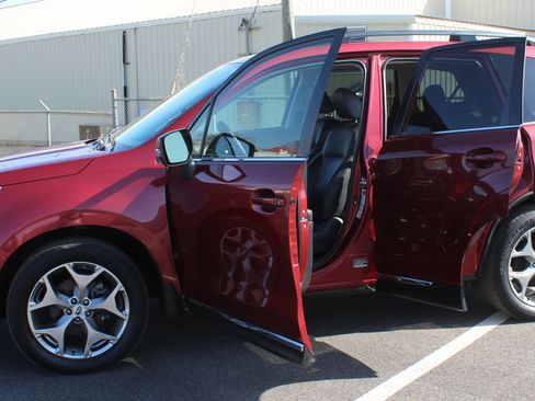 Used 2017 Subaru Forester 2.5i Touring image 6