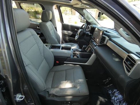 Used 2024 Toyota Tundra Limited w/ TRD Off-Road Package AWD/4WD image 30