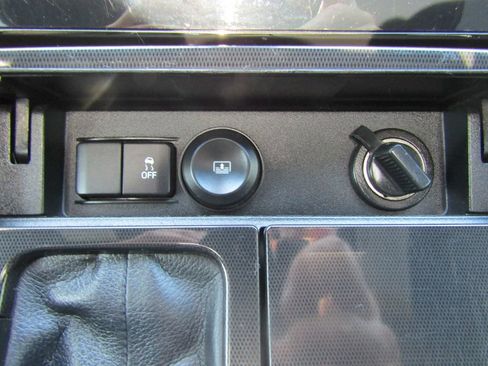 Used 2015 Ford Taurus SHO w/ Equipment Group 401A AWD/4WD image 38