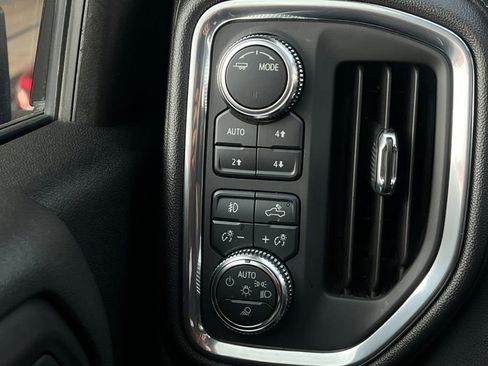 Used 2022 GMC Sierra 3500 Denali w/ Denali Black Diamond Edition AWD/4WD image 37