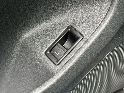 Used 2016 Volkswagen Jetta SEL image 23