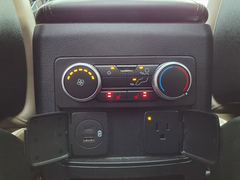 Used 2020 Ford Explorer Limited w/ Class III Trailer Tow Package image 17