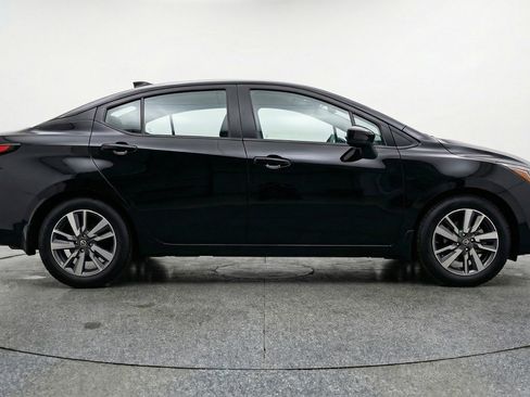 Used 2025 Nissan Versa SV image 11