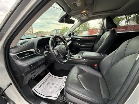 Used 2021 Toyota Highlander Limited AWD/4WD image 11