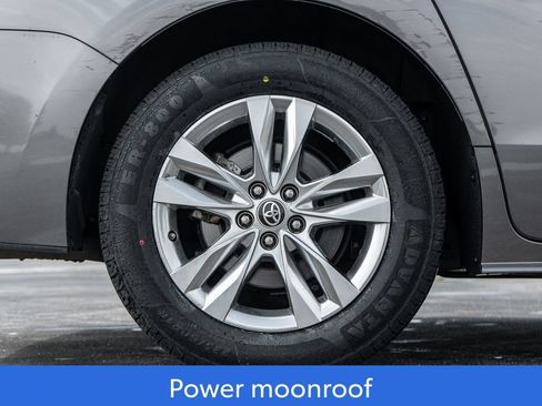 Used 2023 Toyota Sienna XLE w/ XLE Plus Package AWD/4WD image 9