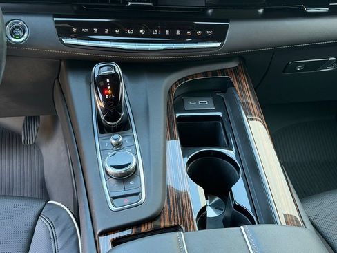 Used 2023 Cadillac Escalade Sport Platinum w/ LPO, ONYX Package AWD/4WD image 27
