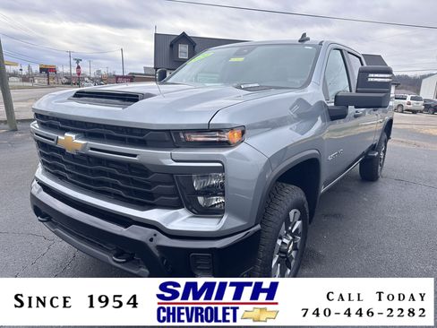 Used 2024 Chevrolet Silverado 2500 Custom w/ Custom Value Package image 1