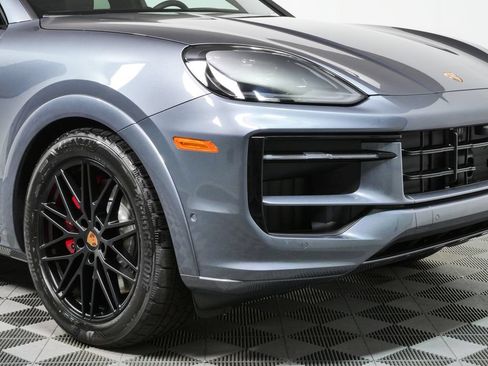 New 2026 Porsche Cayenne GTS AWD/4WD image 38