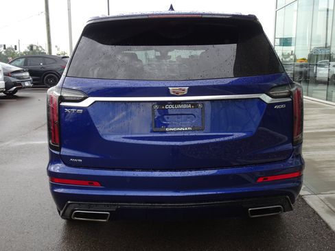 Used 2023 Cadillac XT6 Sport w/ Technology Package AWD/4WD image 4