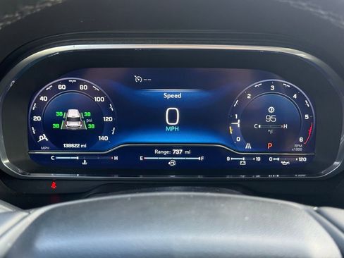 Used 2023 Chevrolet Suburban LT image 9