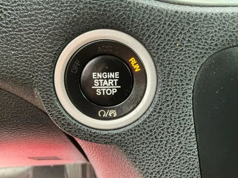 Used 2017 Dodge Charger R/T w/ Navigation & Travel Group image 32