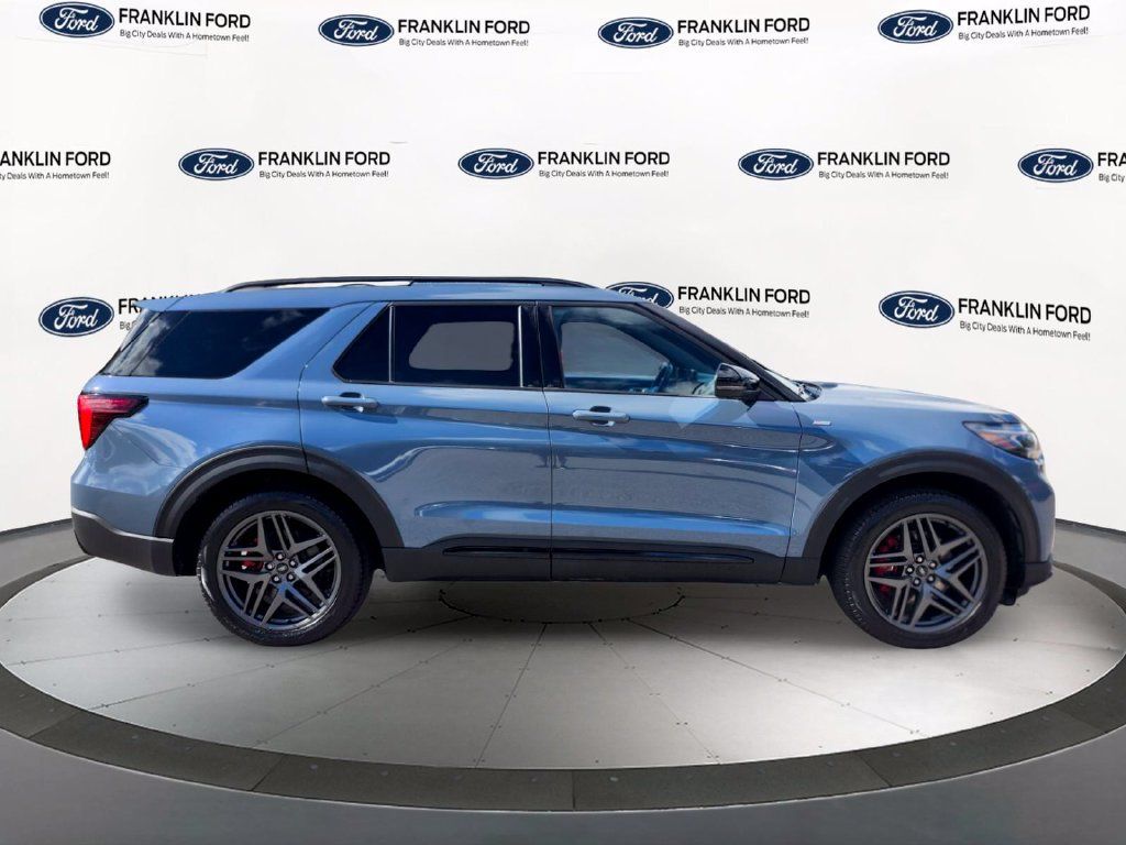 Certified 2025 Ford Explorer ST-Line w/ Premium Package AWD/4WD image 6