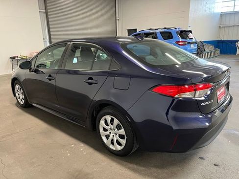 Used 2023 Toyota Corolla LE FWD image 5