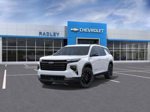 New 2026 Chevrolet Traverse LT image 8