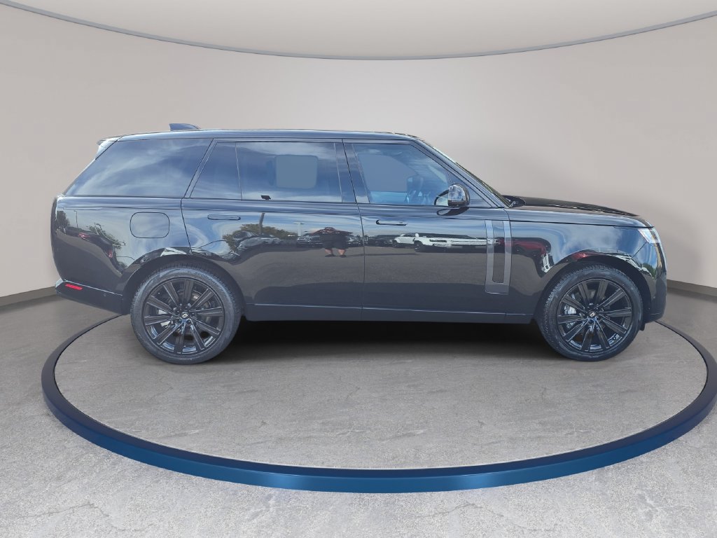 New 2027 Land Rover Range Rover Long Wheelbase SE AWD/4WD image 4