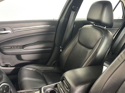 Used 2017 Chrysler 300 Limited AWD/4WD image 20