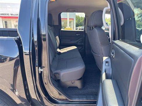 Used 2023 Nissan Frontier SV image 32