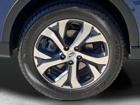Used 2022 Subaru Outback Touring AWD/4WD image 8