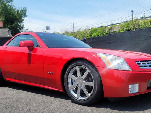Used 2007 Cadillac XLR image 3