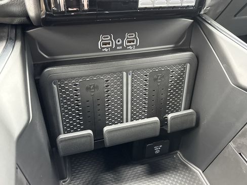 New 2026 RAM 3500 Laramie AWD/4WD image 24