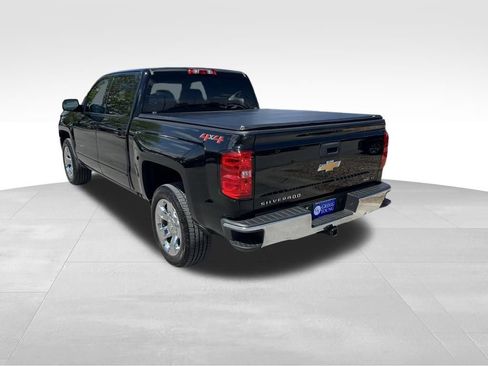 Used 2018 Chevrolet Silverado 1500 LT w/ LT Eassist Package AWD/4WD image 4