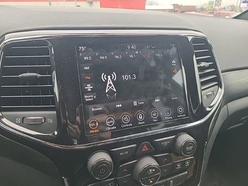 Used 2021 Jeep Grand Cherokee Laredo X image 14