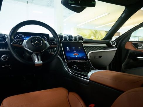 Used 2023 Mercedes-Benz C 300 4MATIC Sedan image 12