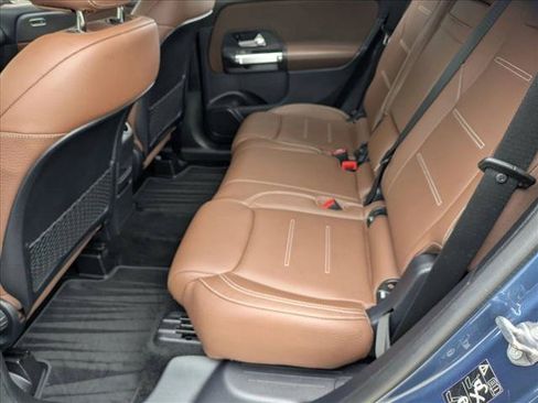Used 2022 Mercedes-Benz GLB 250 4MATIC image 16