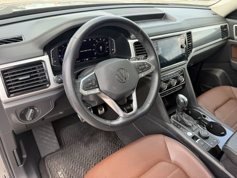 Used 2023 Volkswagen Atlas SEL Premium AWD/4WD image 14