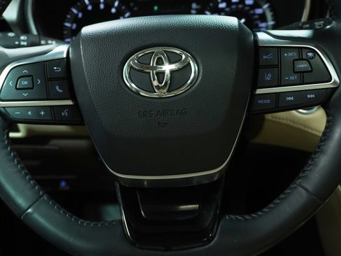 Used 2020 Toyota Highlander Limited AWD/4WD image 19