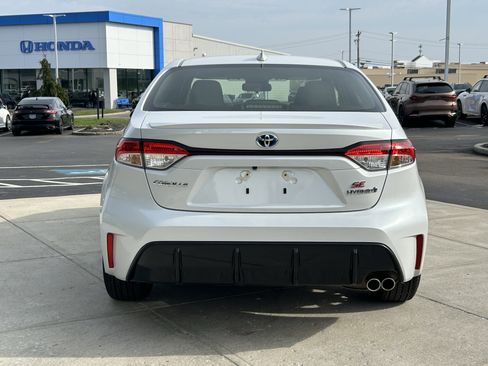 Used 2024 Toyota Corolla SE image 6