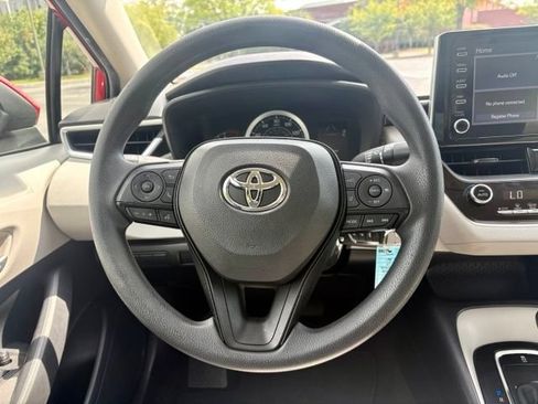 Used 2020 Toyota Corolla LE FWD image 20