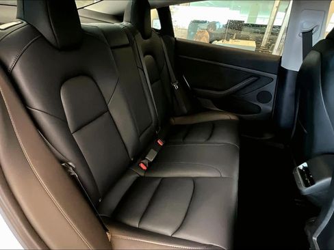 Used 2022 Tesla Model 3 image 18