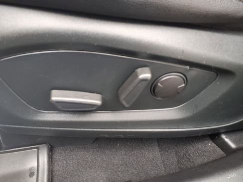 Used 2021 Ford Explorer XLT w/ Equipment Group 202A image 14