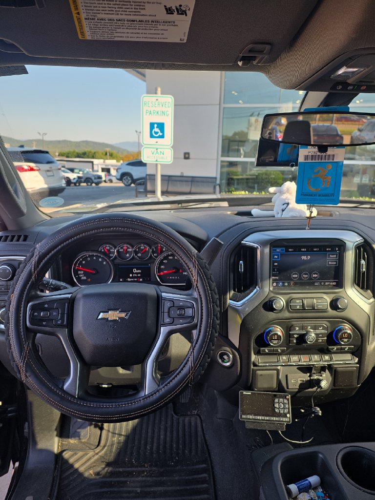Used 2019 Chevrolet Silverado 1500 LT w/ All-Star Edition AWD/4WD image 10