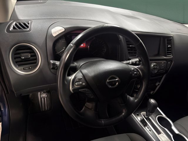 Used 2020 Nissan Pathfinder SV FWD image 19