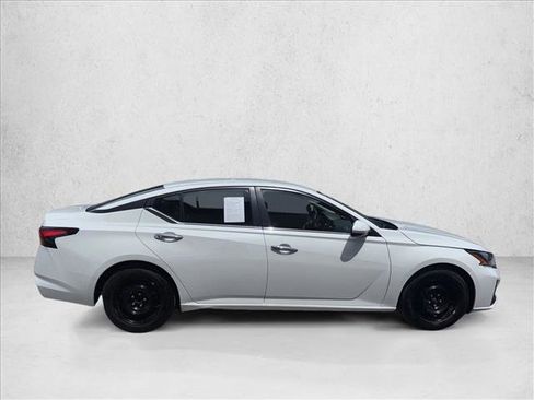 Used 2023 Nissan Altima 2.5 S FWD image 7