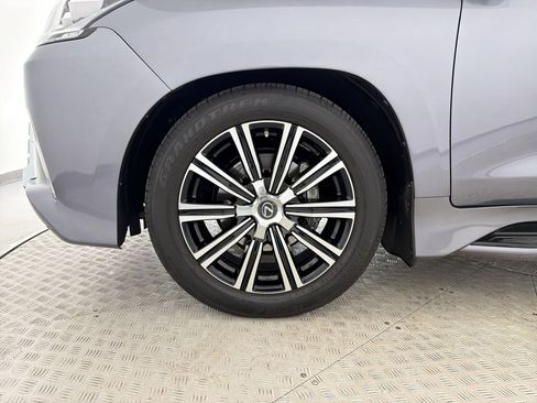 Used 2018 Lexus LX 570 4WD w/ Luxury Package image 11