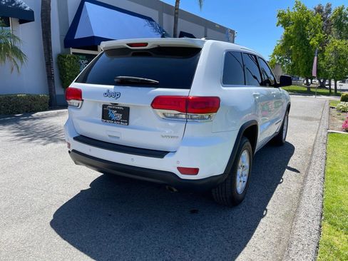 Used 2017 Jeep Grand Cherokee Laredo RWD image 5