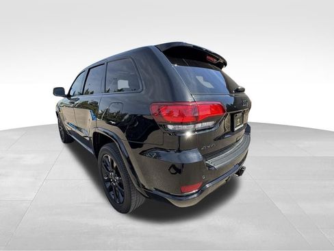 Used 2022 Jeep Grand Cherokee Altitude AWD/4WD image 10
