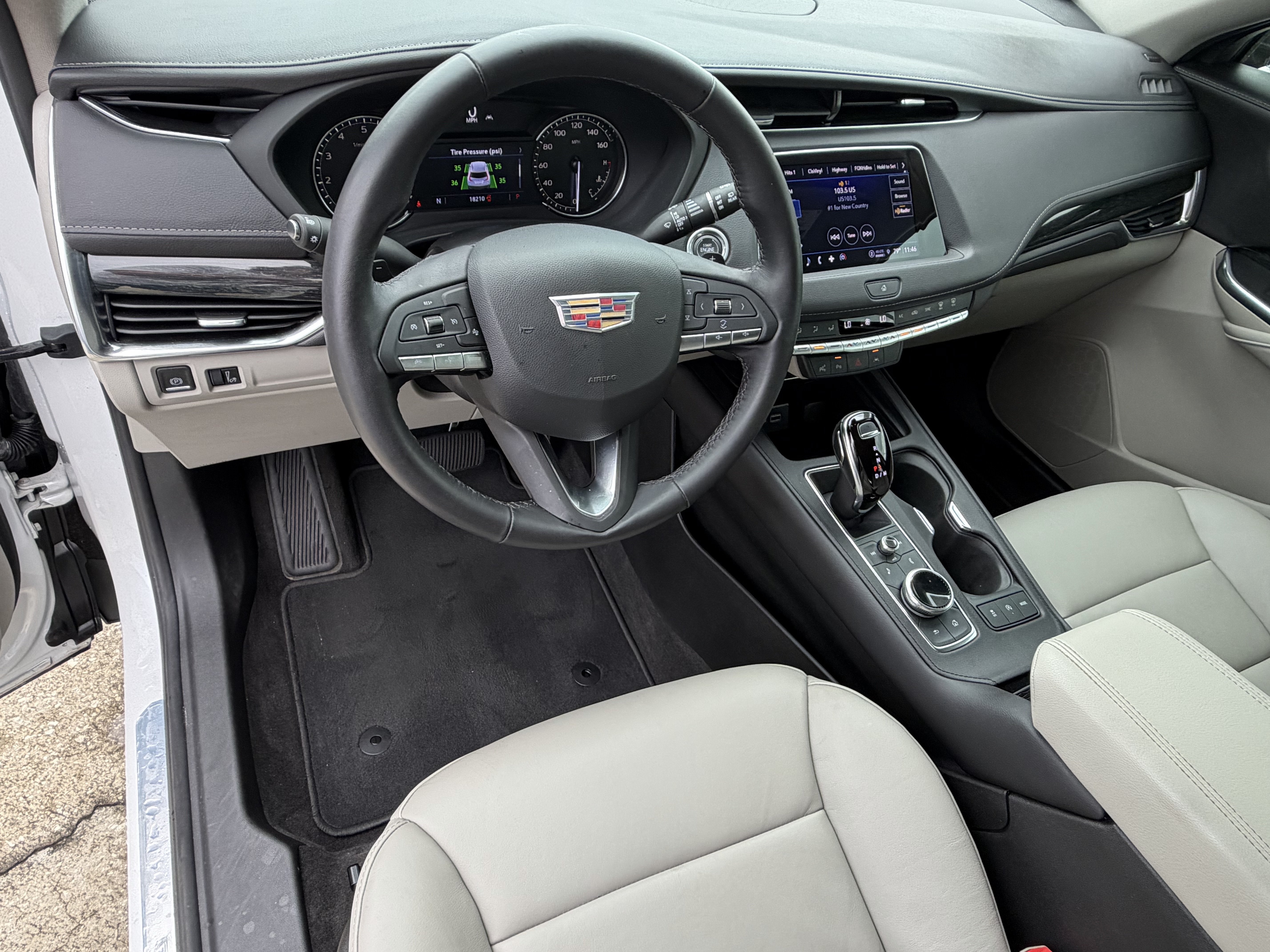 Certified 2022 Cadillac XT4 Premium Luxury w/ Enhanced Visibility Package FWD image 13