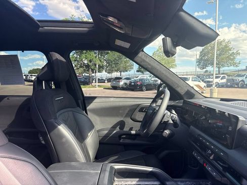 Used 2027 Kia Telluride SX Prestige X-Pro AWD/4WD image 32