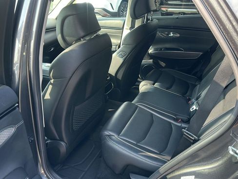 Used 2022 Genesis GV70 2.5T w/ Advanced Package AWD/4WD image 18