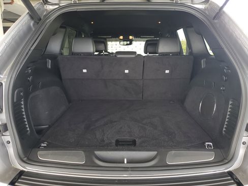 Used 2021 Jeep Grand Cherokee SRT image 8